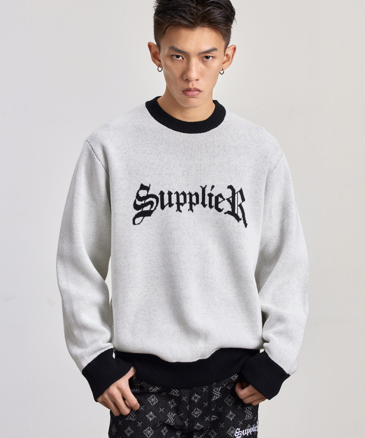 ＬＯＧＯ　ＫＮＩＴ