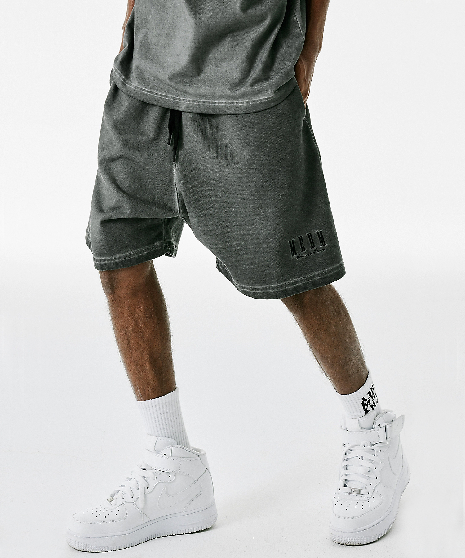 MEDM fade wash shorts