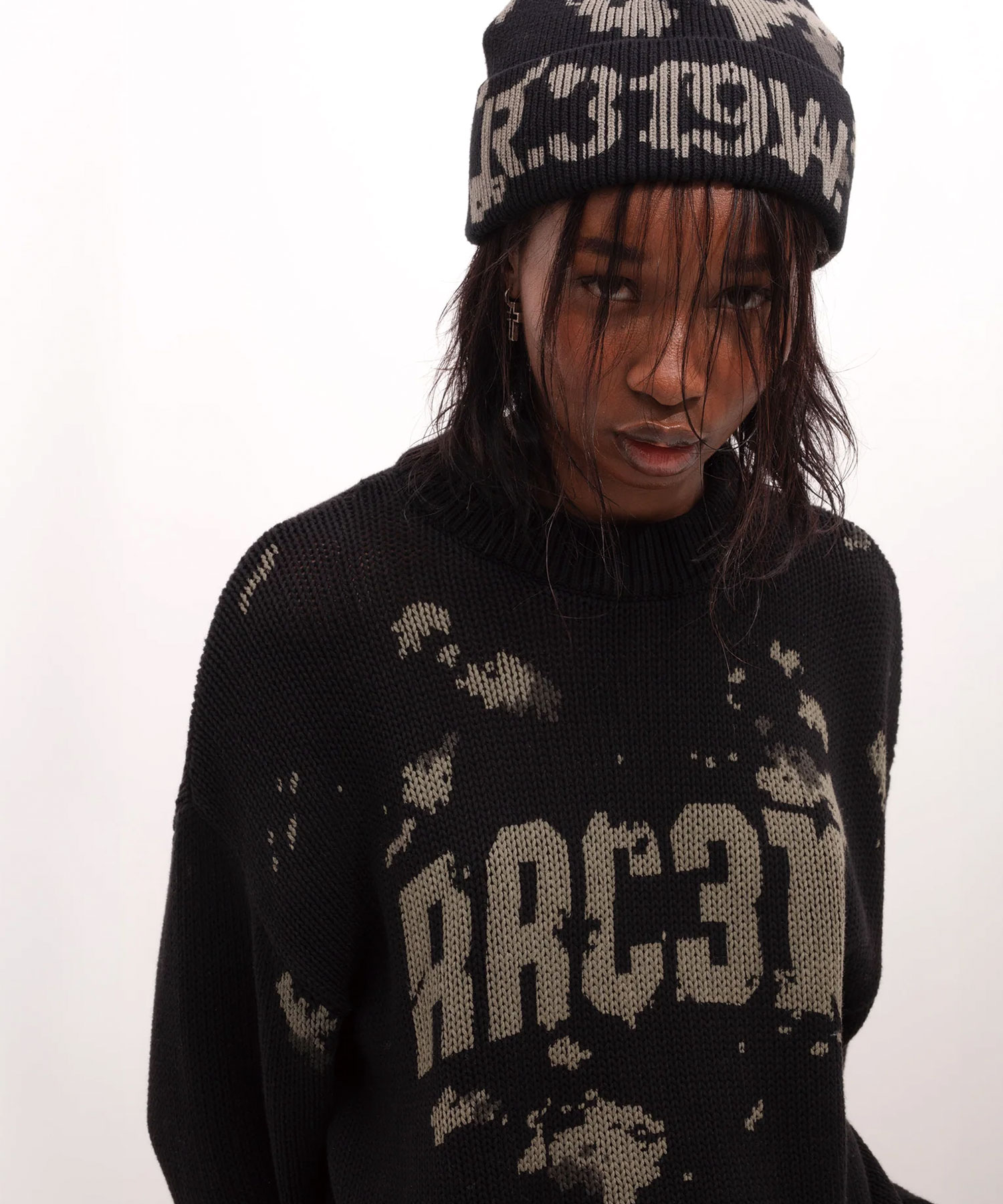 Black army knit sweater